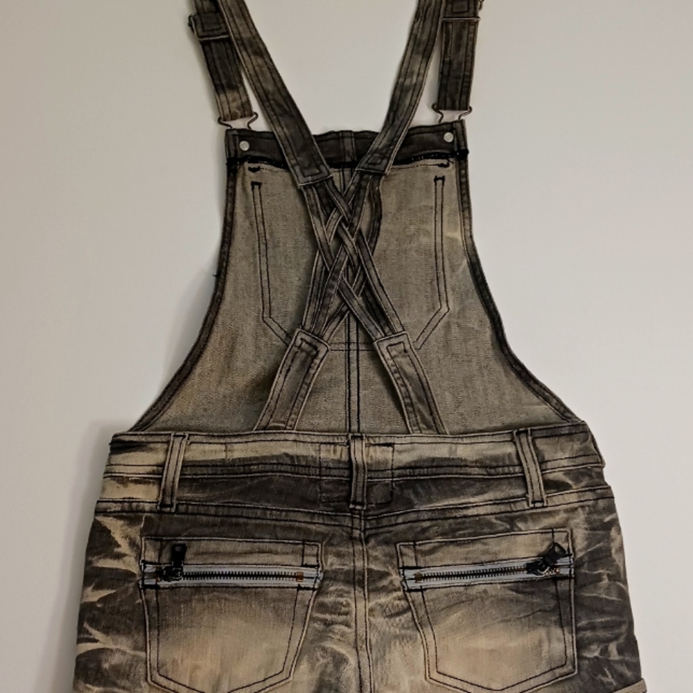Rock & Republic shoulder cross shorts